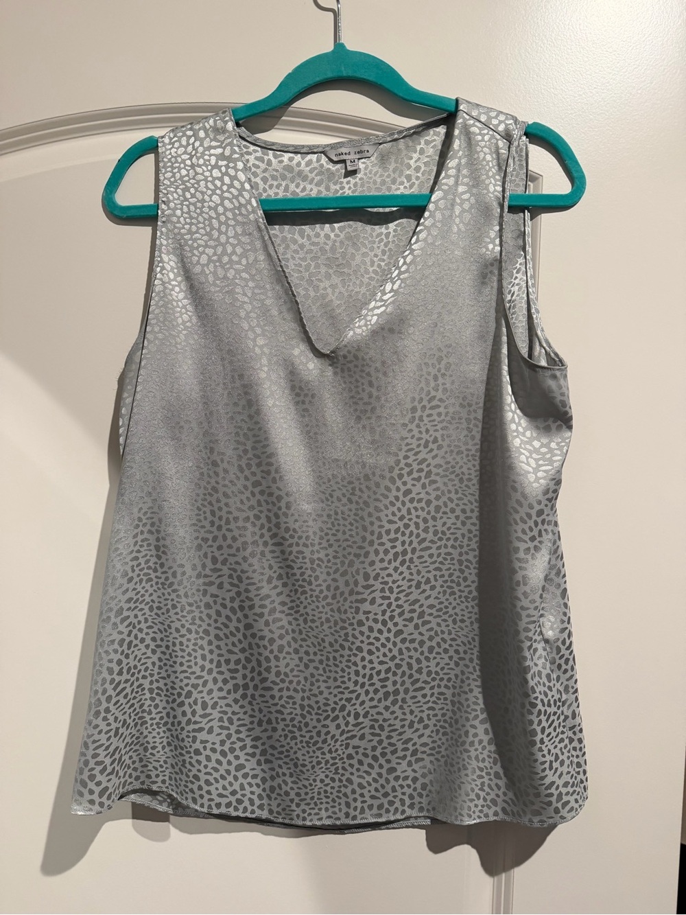 Naked Zebra Silver Satin Animal Print Sleeveless V-Neck Blouse Size M